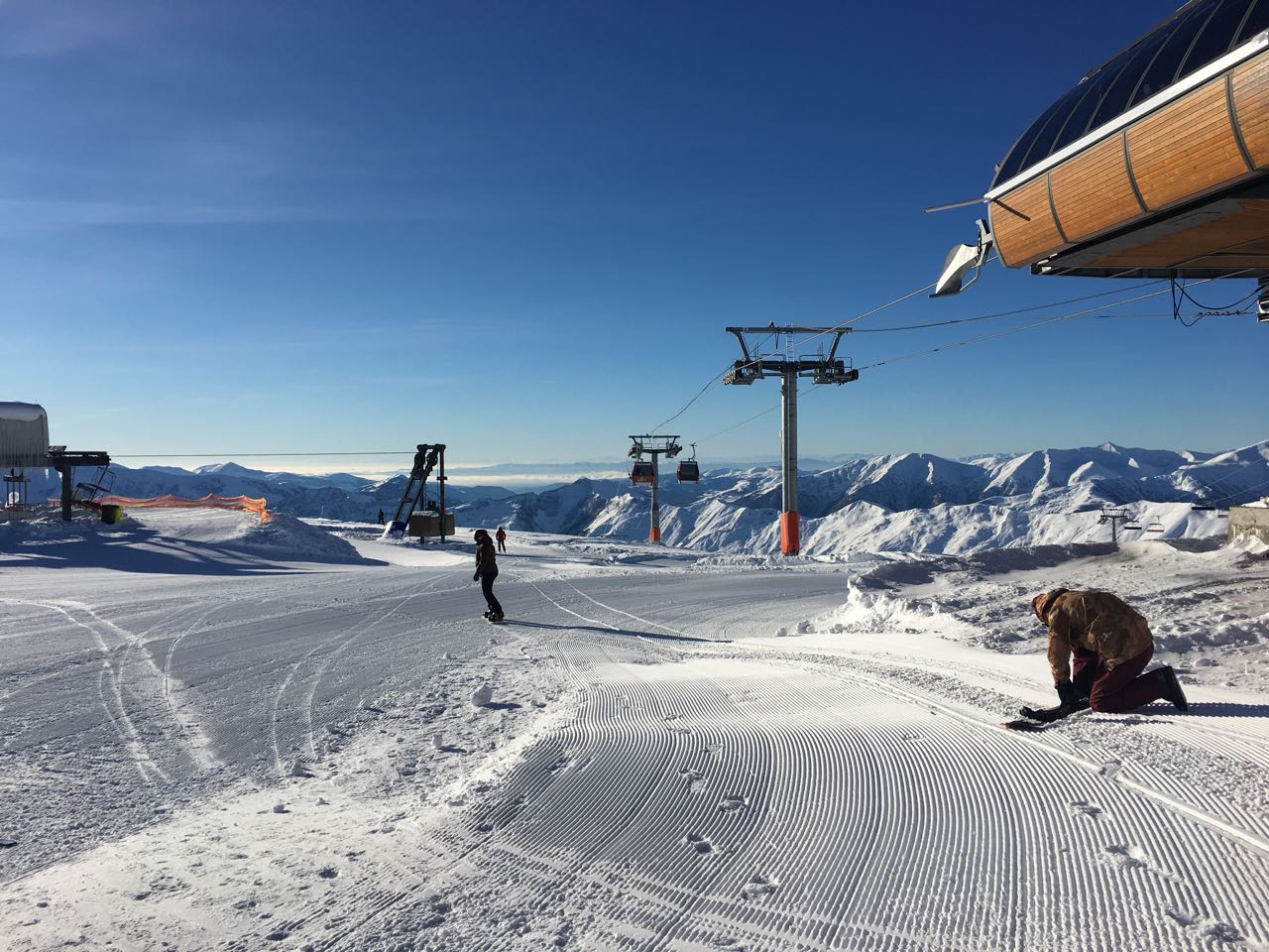 Гудаури горнолыжный. Гудаури снег. White Rabbit Snow Park Гудаури. Ночной Гудаури. Гудаури сейчас.